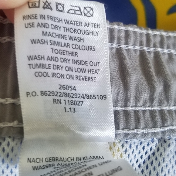 Mini Boden Tropical Flower Swim Trunks 7/8 - Picture 4 of 4